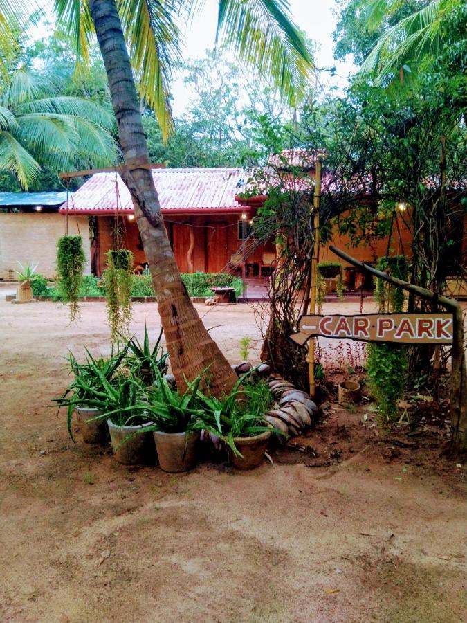 Heina Nature Resort - Eco Home And Yala Safari 카타라가마 외부 사진