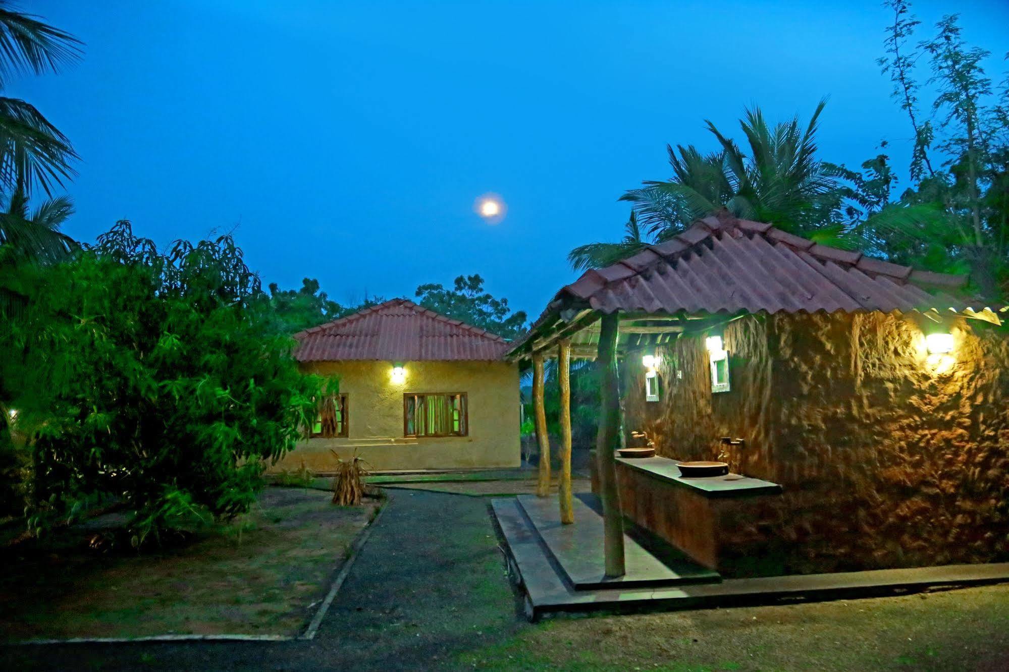 Heina Nature Resort - Eco Home And Yala Safari 카타라가마 외부 사진